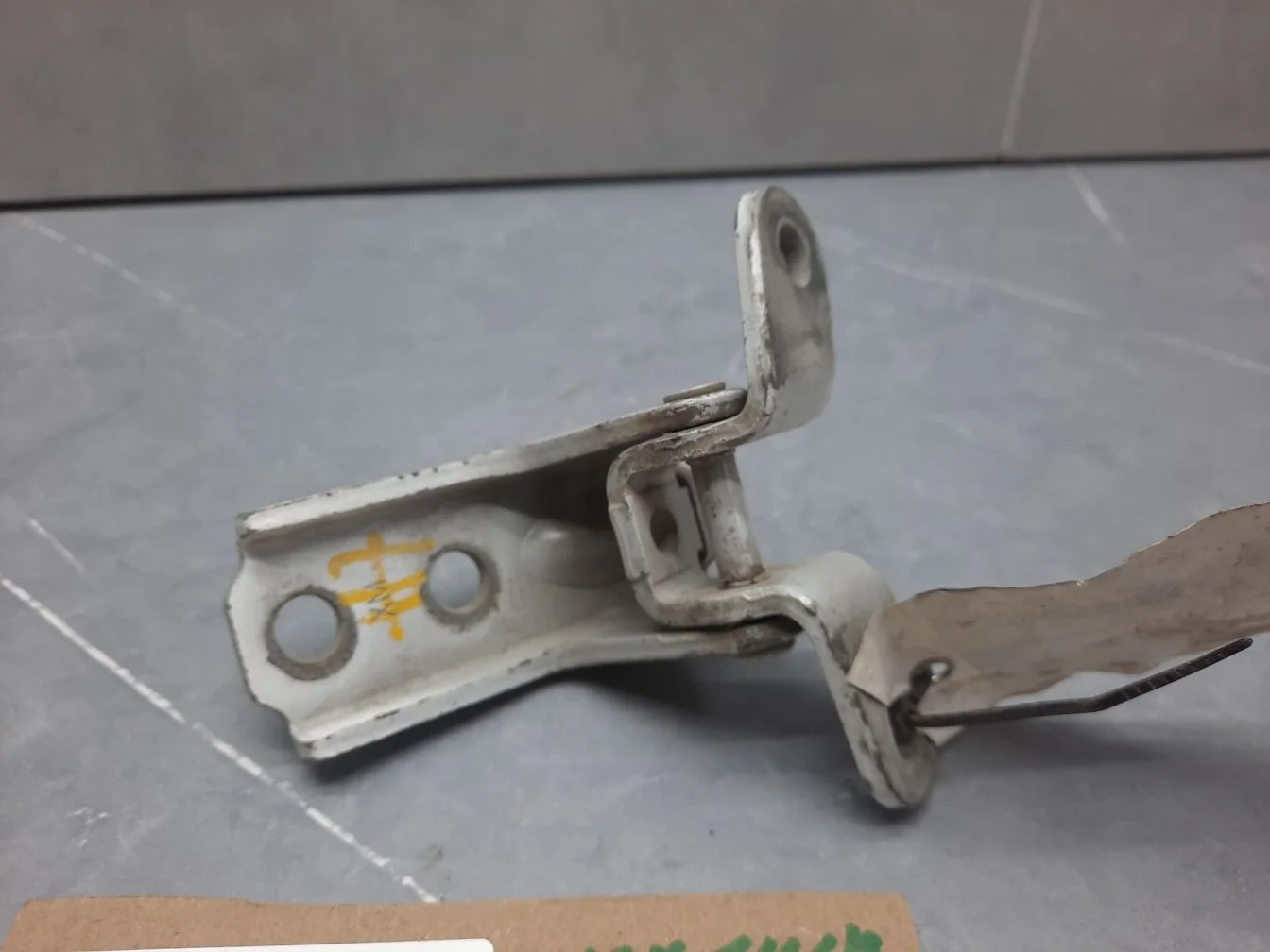 Петля двери передней правой для KIA Sorento 2009-2021