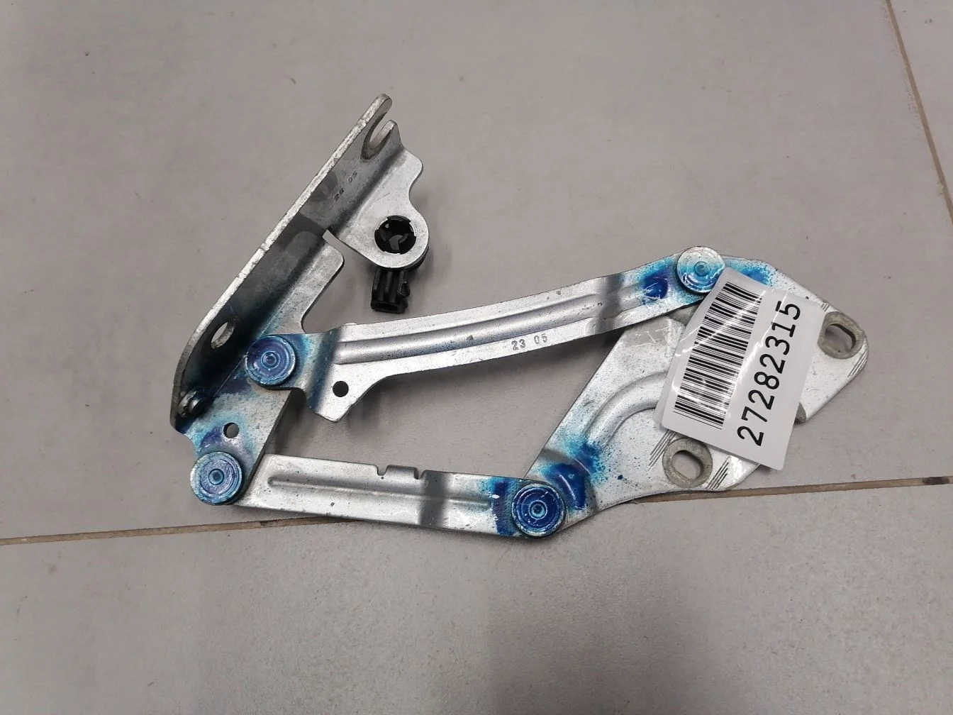 Петля капота левая для Volkswagen Golf Plus 2005-2014