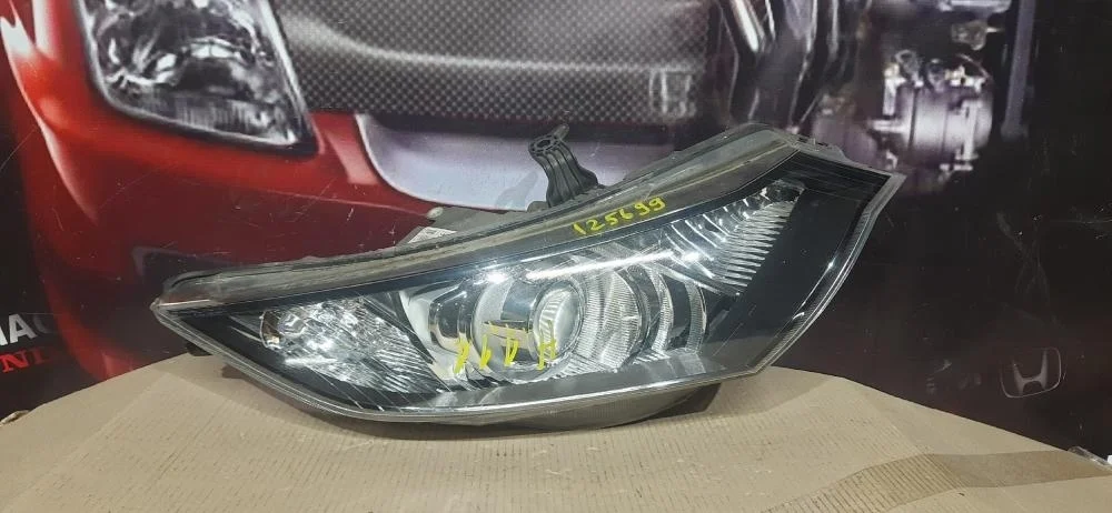 Фара правая для Honda Civic FK (9 gen) 2012 - 2017