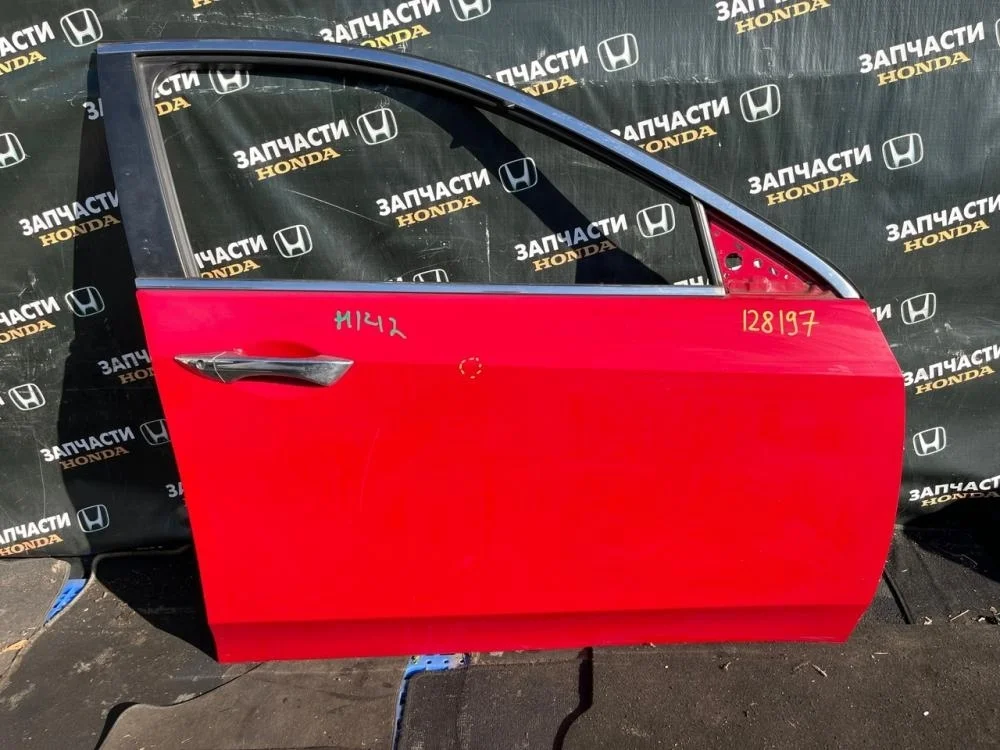 Дверь передняя правая для Honda Accord 8  CU 2008-2013
