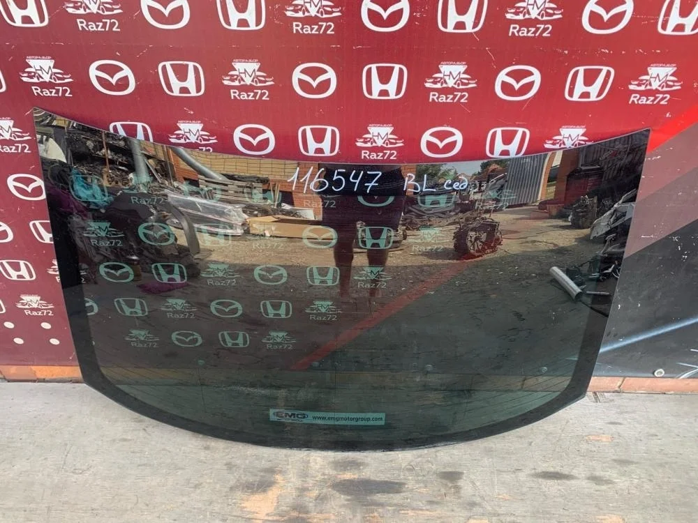 Стекло заднее для Mazda 3 BL 2008-2013