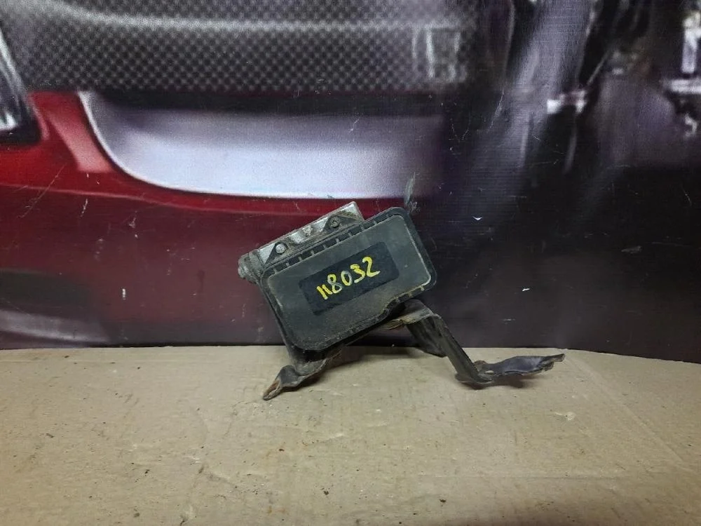 Блок ABS (насос) для Honda Civic FD (4D) 2006-2012