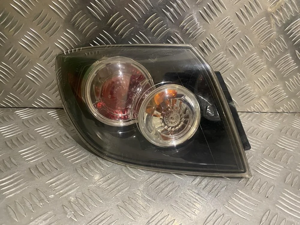 Фонарь задний наружный левый для Mazda 3 BK 2002-2009