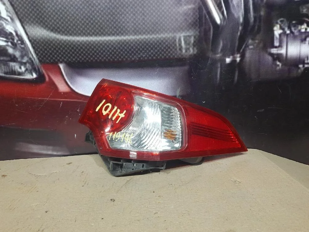 Фонарь задний наружный правый для Honda Accord 8  CU 2008-2013