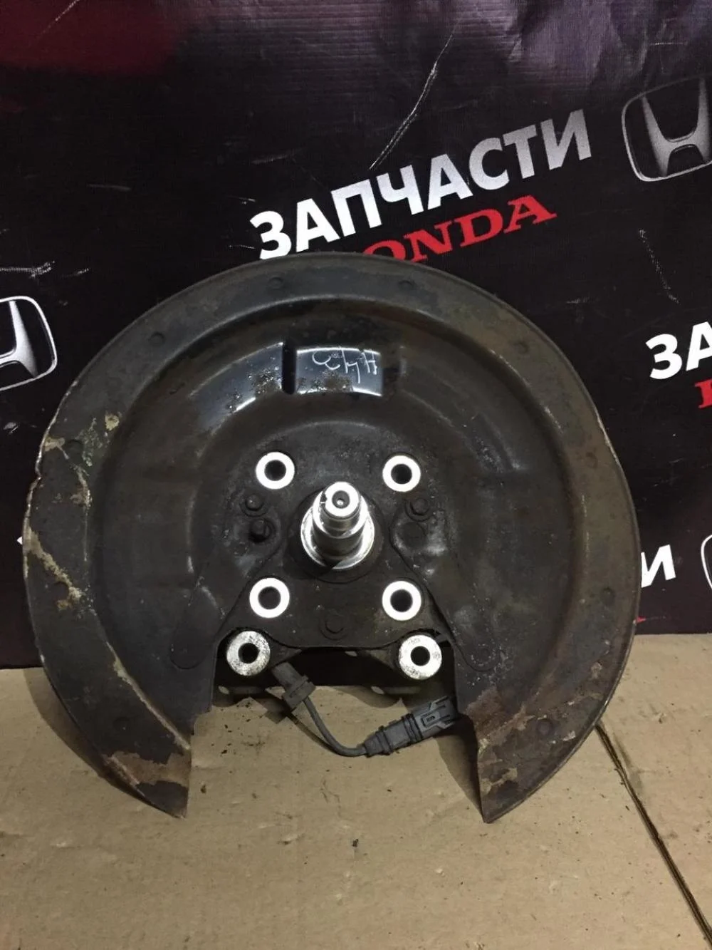 Цапфа левая для Honda Civic FN 2 (Type R) 2007-2011