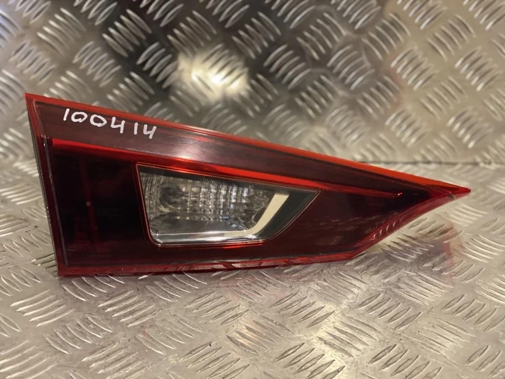 Фонарь задний внутренний левый для Mazda 3 BM 2013-2019