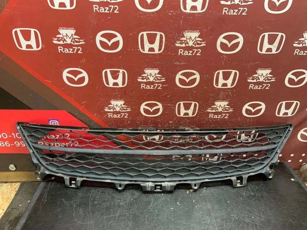 Решетка в бампер центральная для Mazda 6 GH 2007-2012
