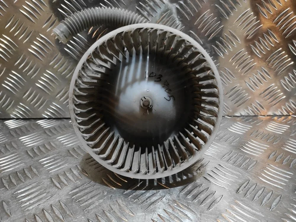 Моторчик отопителя для Mazda 3 BL 2008-2013