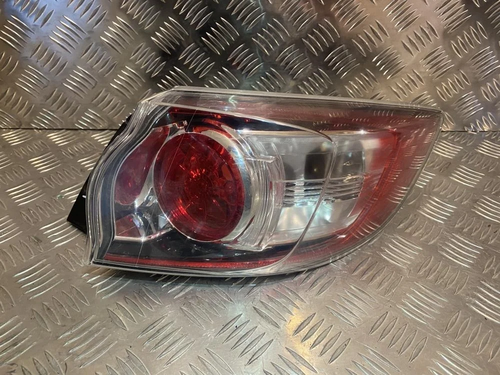 Фонарь задний наружный правый для Mazda 3 BL 2008-2013