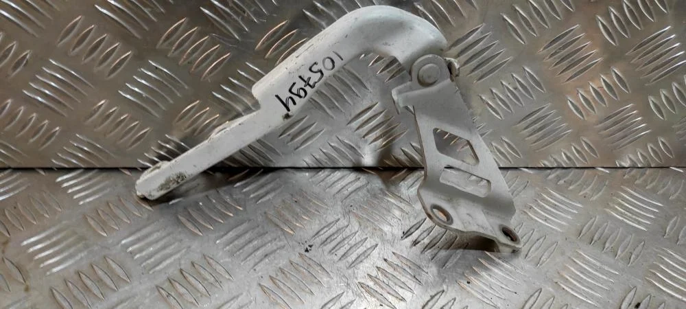 Петля капота правая для Mazda 3 BM 2013-2019