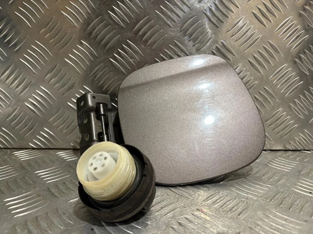 Лючок бензобака для Honda CR-V 4 RM 2012-2018