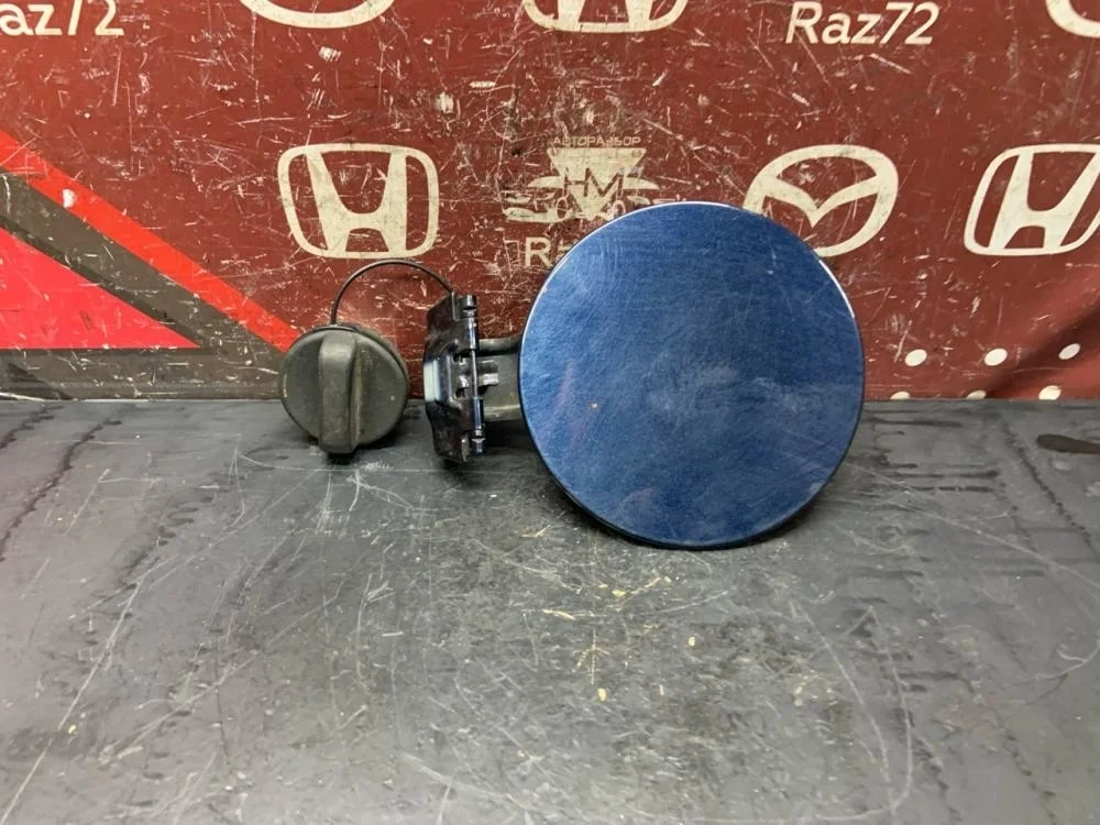 Лючок бензобака для Mazda 3 BM 2013-2019