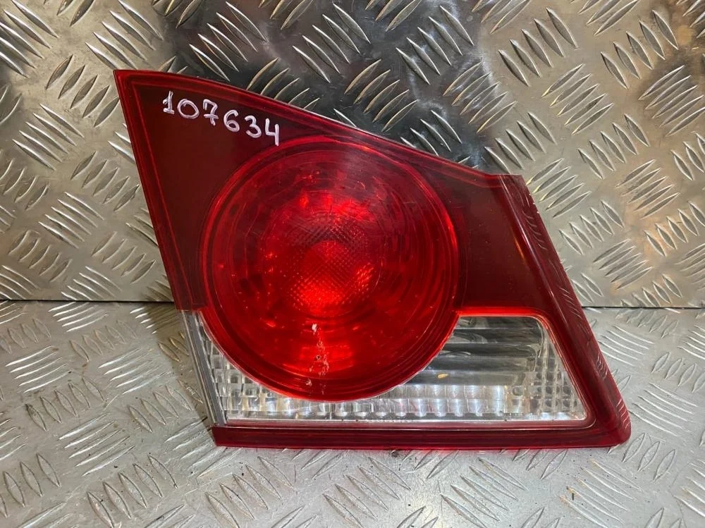 Фонарь задний внутренний левый для Honda Civic FD (4D) 2006-2012