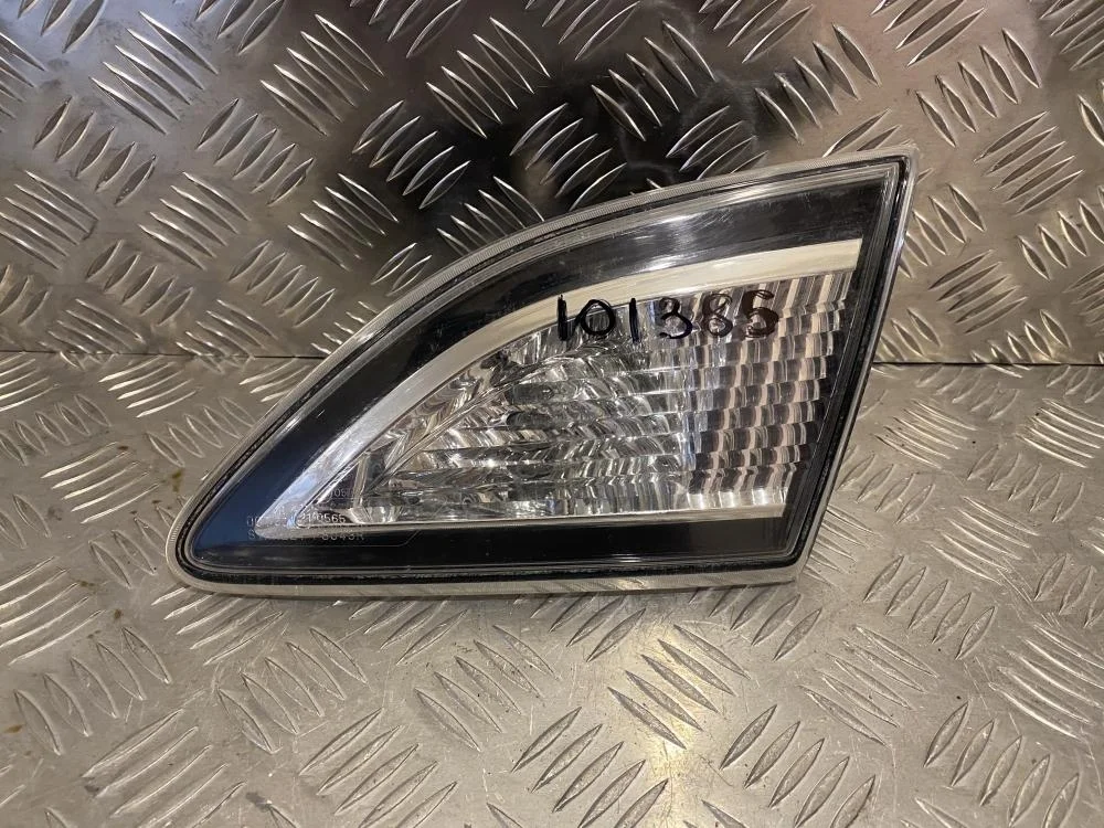 Фонарь задний внутренний правый для Mazda 3 BL 2008-2013