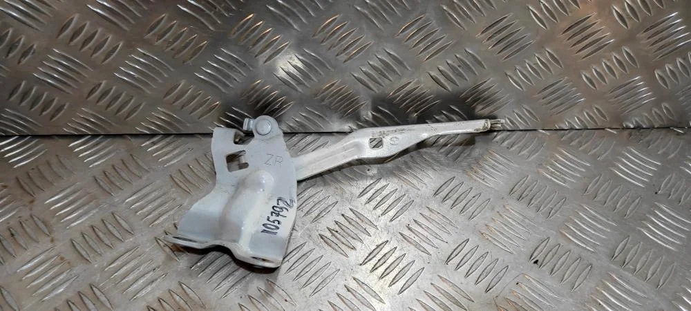 Петля капота правая для Mazda 3 BL 2008-2013