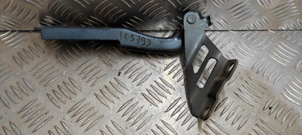 Петля капота левая для Mazda 3 BM 2013-2019