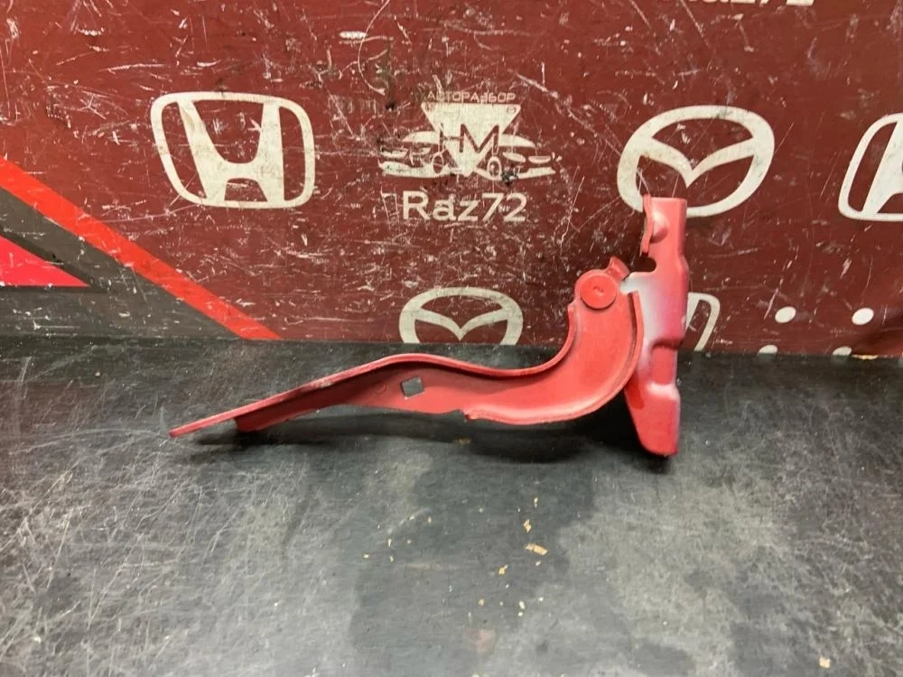 Петля капота правая для Mazda CX-5 KE 2011-2017