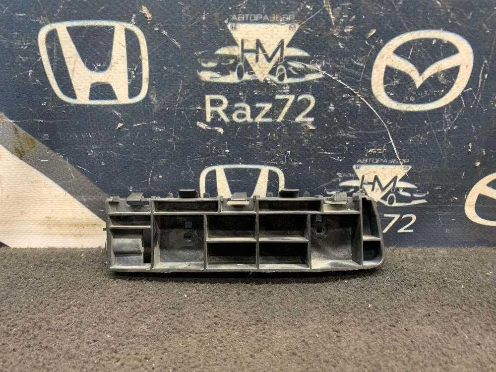 Направляющая переднего бампера правая для Honda Accord 8  CU 2008-2013