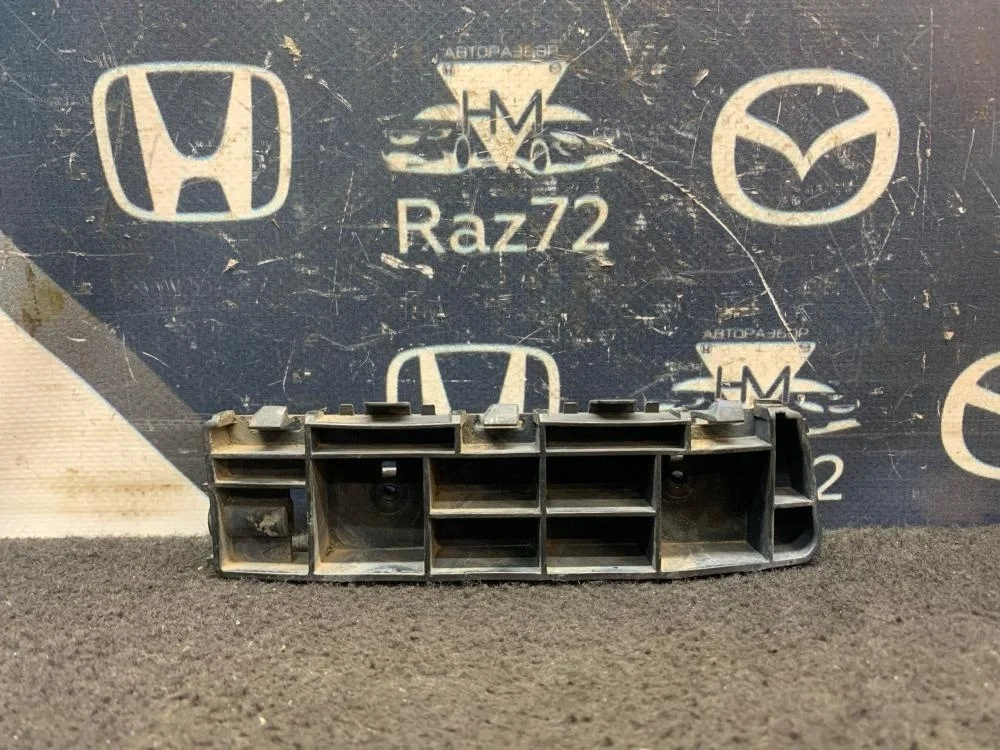 Направляющая переднего бампера правая для Honda Accord 8  CU 2008-2013