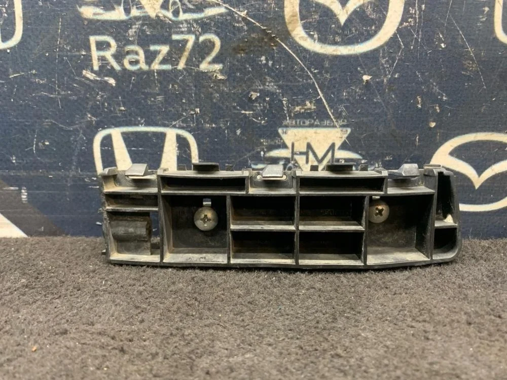 Направляющая переднего бампера правая для Honda Accord 8  CU 2008-2013