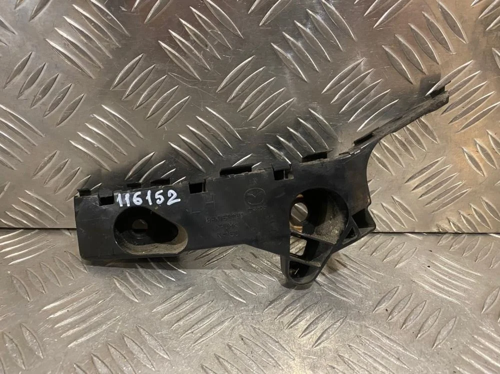 Направляющая переднего бампера левая для Mazda 3 BM 2013-2019