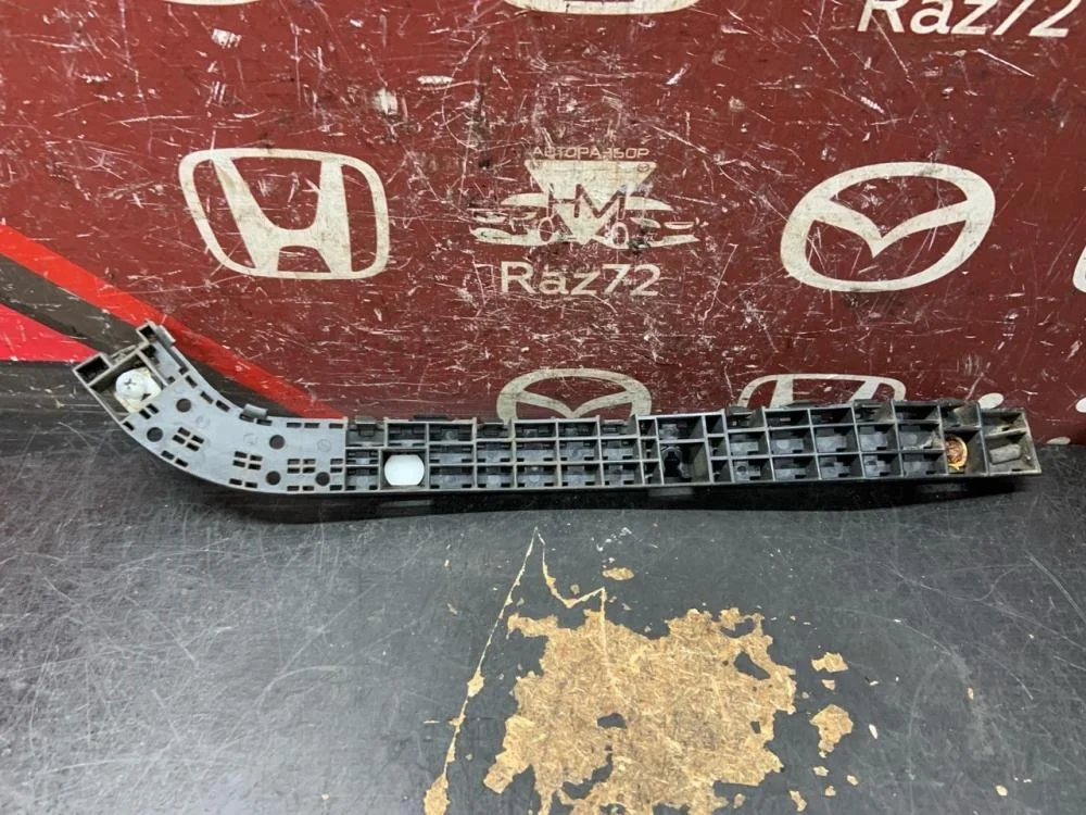 Направляющая заднего бампера правая для Honda CR-V 3 RE 2006-2012