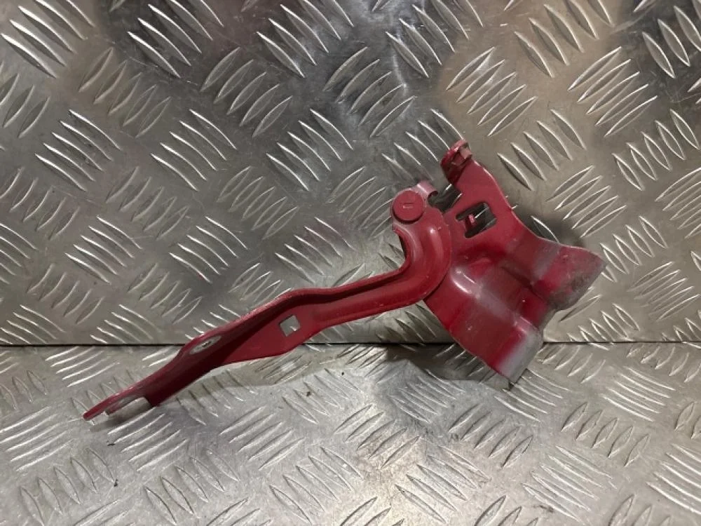 Петля капота правая для Mazda 3 BL 2008-2013