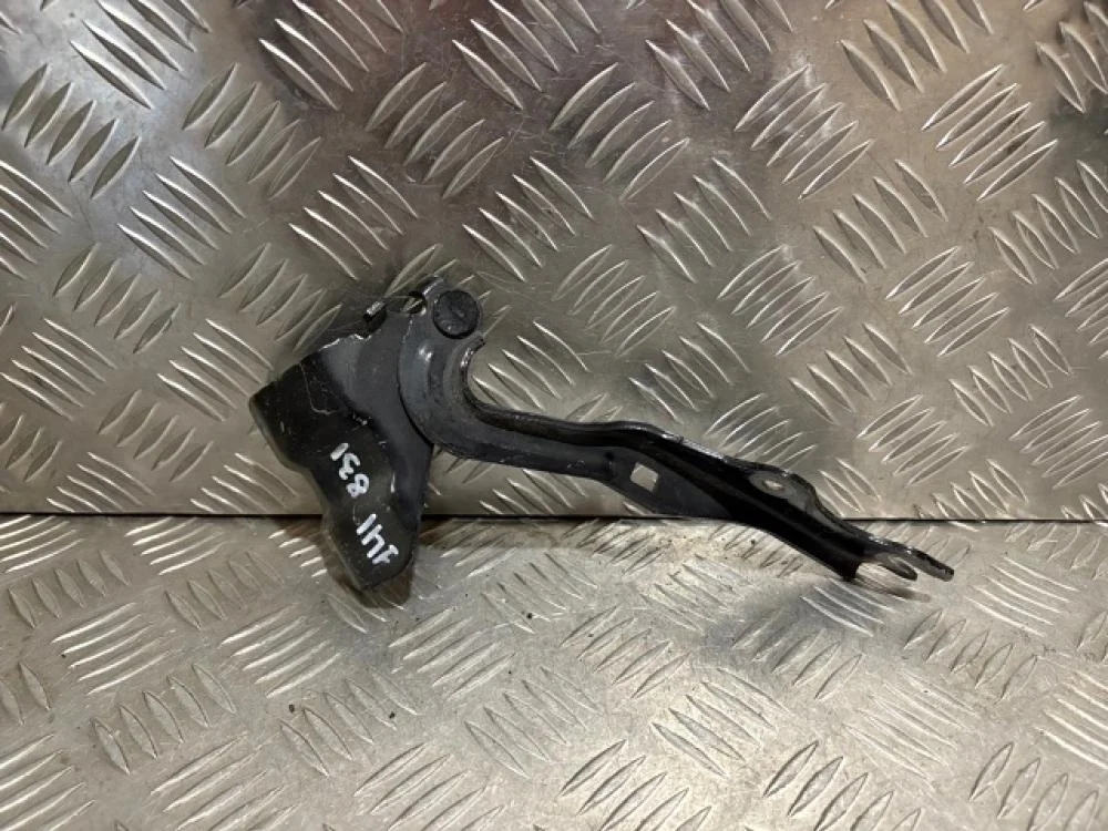 Петля капота левая для Mazda 3 BL 2008-2013