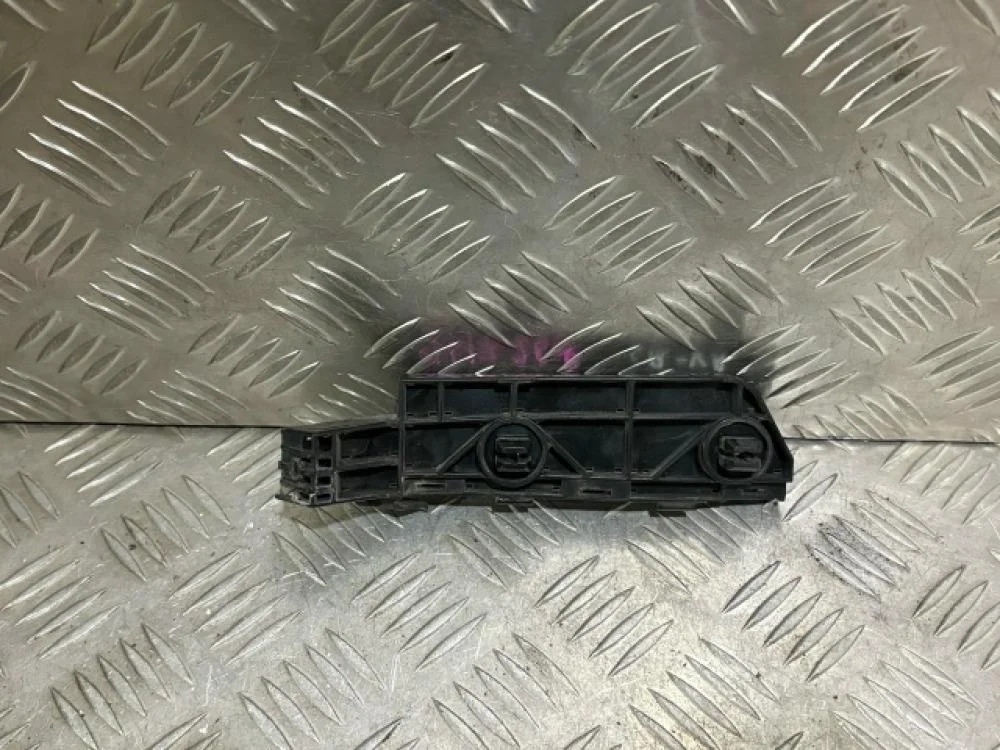 Кронштейн переднего бампера правый для Honda CR-V 3 RE 2006-2012