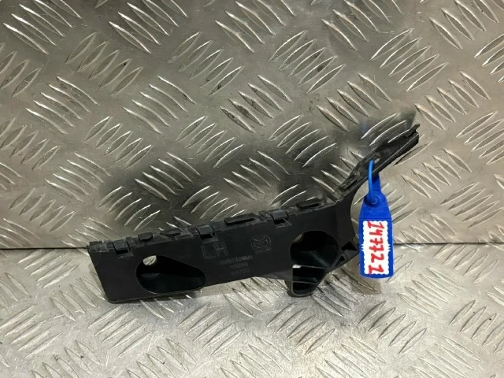 Кронштейн переднего бампера левый для Mazda 3 BM 2013-2019