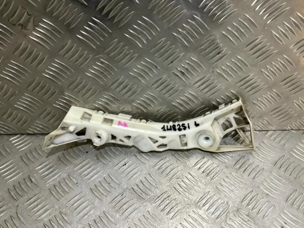 Направляющая заднего бампера левая для Mazda 3 BK 2002-2009