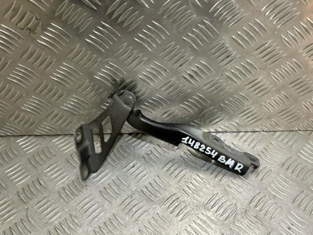 Петля капота правая для Mazda 3 BM 2013-2019