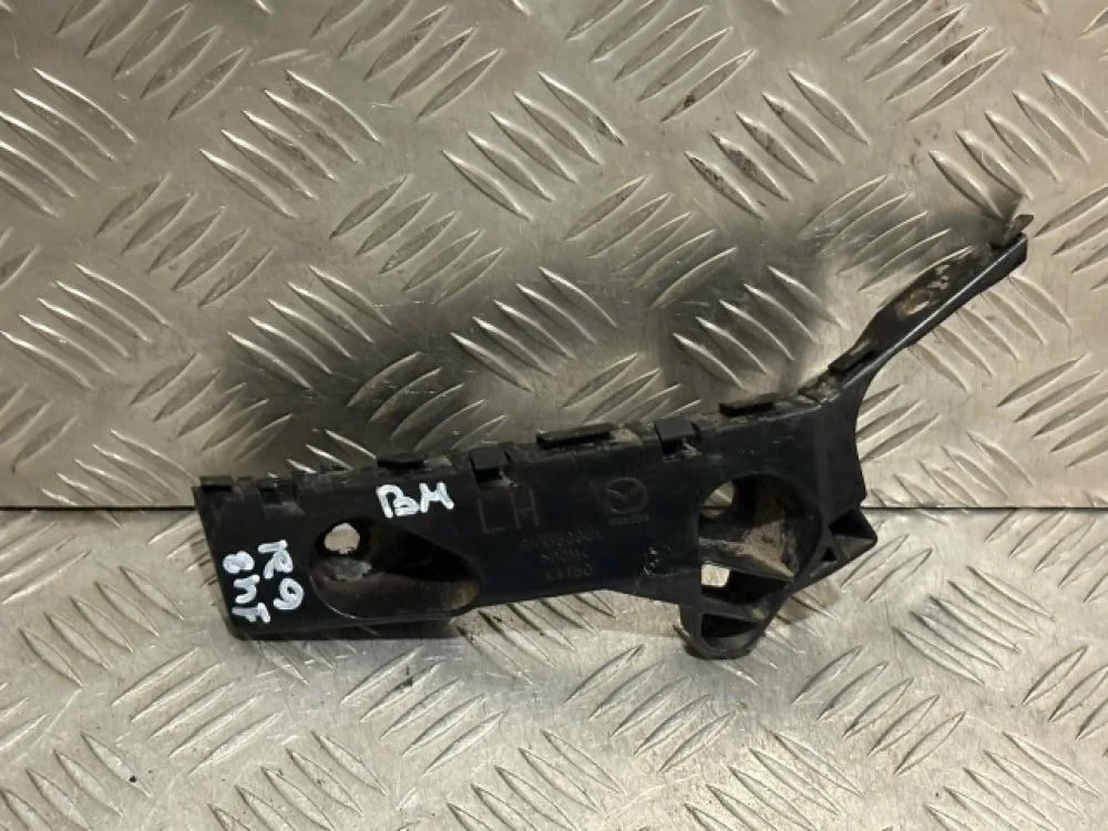 Направляющая переднего бампера левая для Mazda 3 BM 2013-2019