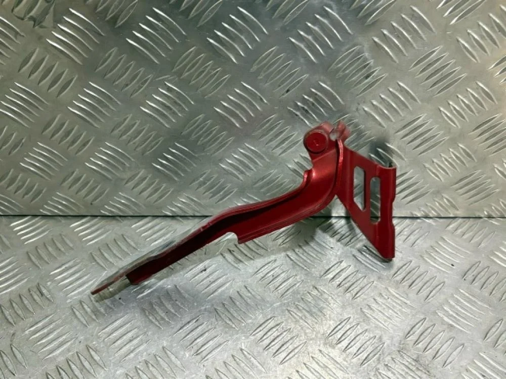 Петля капота правая для Mazda 3 BM 2013-2019