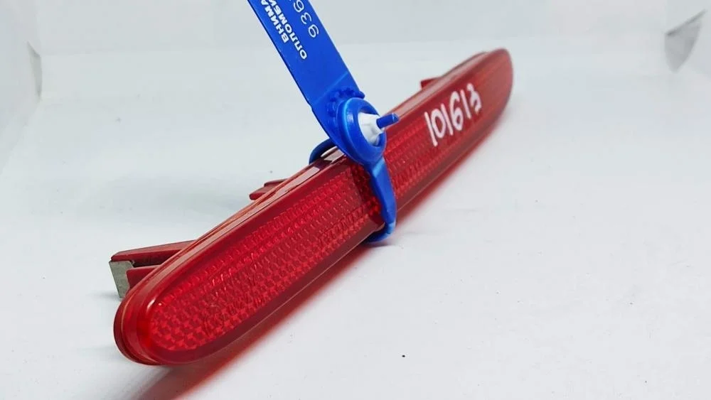 Отражатель в бампер задний правый для Honda Accord 7 CL 2003-2008