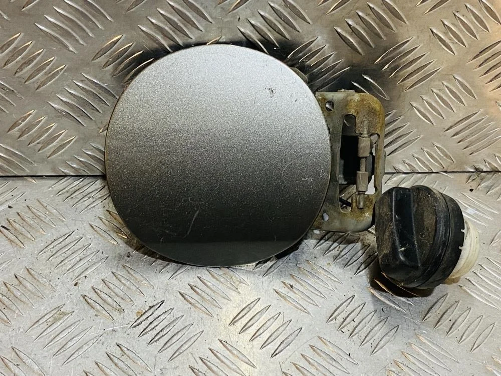 Лючок бензобака для Honda Civic FD (4D) 2006-2012