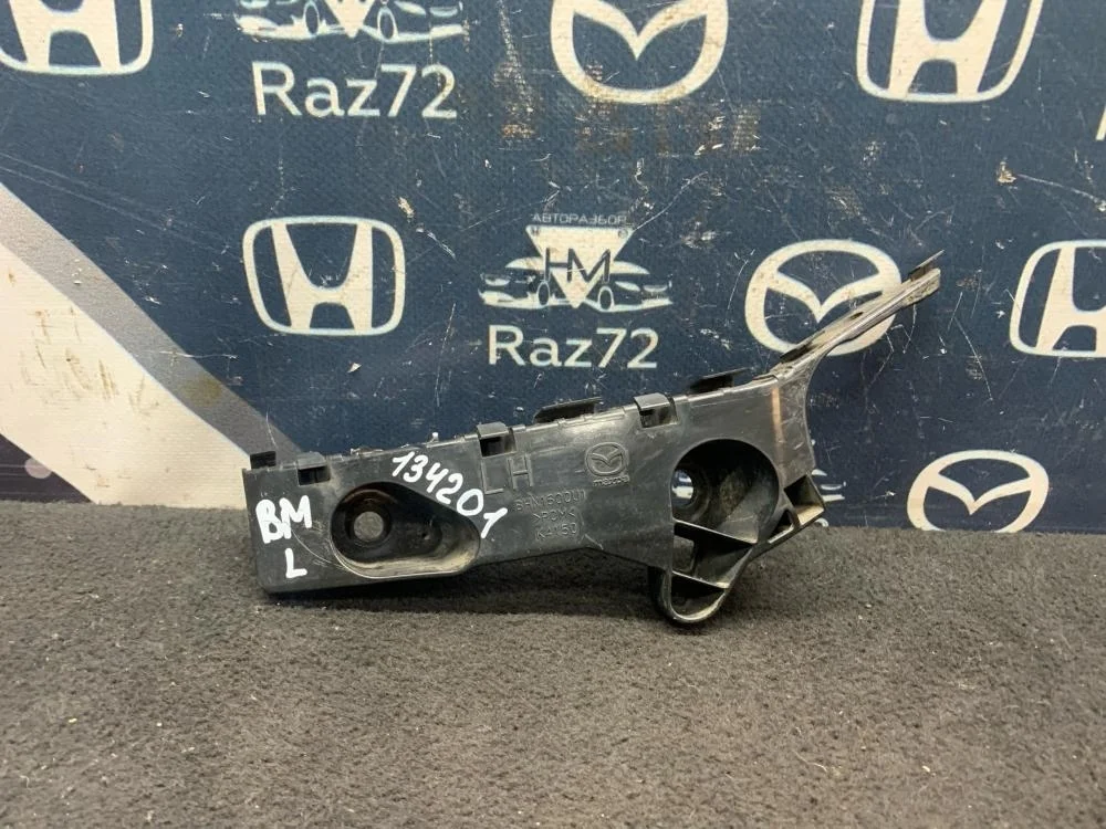 Накладка переднего бампера левая для Mazda 3 BM 2013-2019