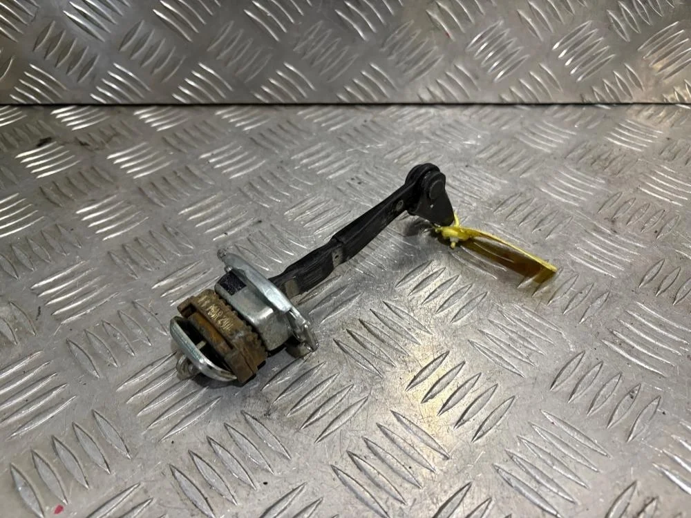 Ограничитель двери для Honda CR-V 3 RE 2006-2012