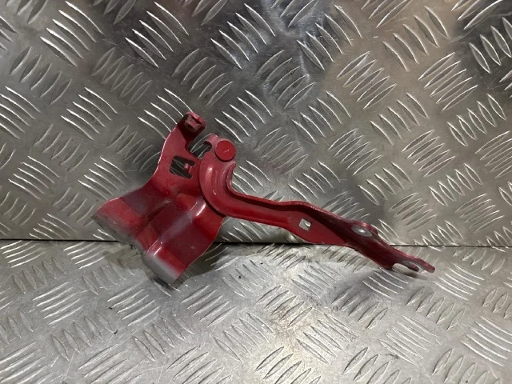 Петля капота левая для Mazda 3 BL 2008-2013