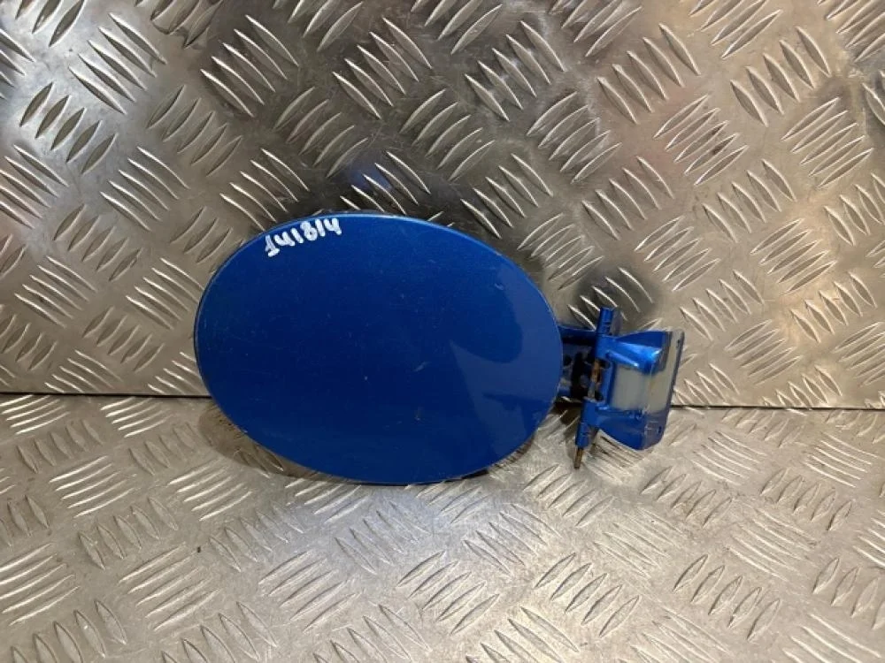 Лючок бензобака для Mazda 3 BK 2002-2009