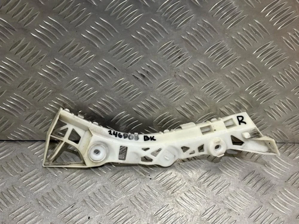 Направляющая заднего бампера правая для Mazda 3 BK 2002-2009