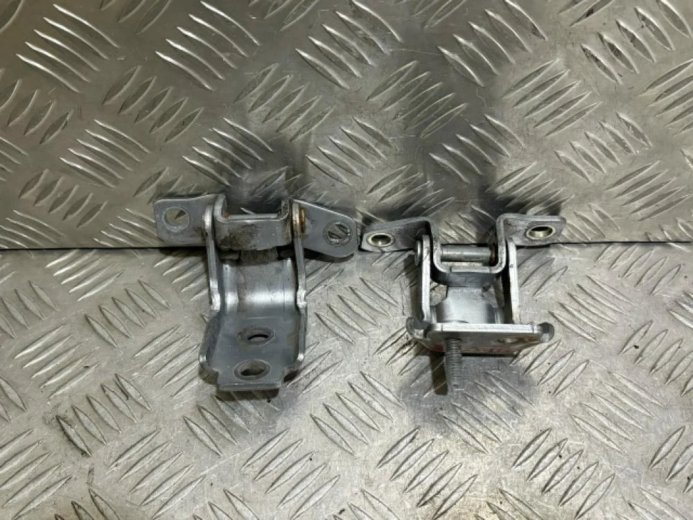 Петля двери задней левой нижняя для Mazda 6 GJ 2012-2018