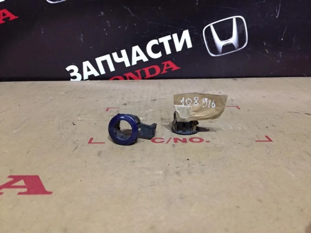 Кронштейн (сопут. товар) для Honda Accord 8  CU 2008-2013