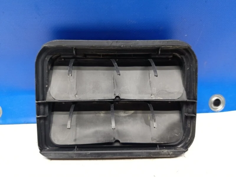 Решетка вентиляционная Renault Logan 1 2014 7700838358 L90 1.4 K7J710