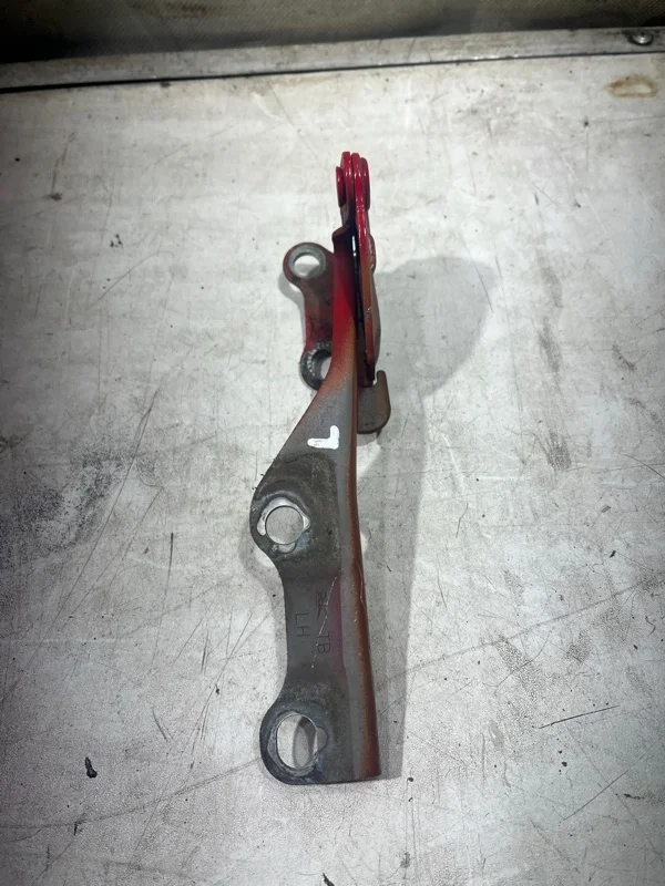 Петля капота левая Hyundai Getz ХЕТЧБЕК 2010