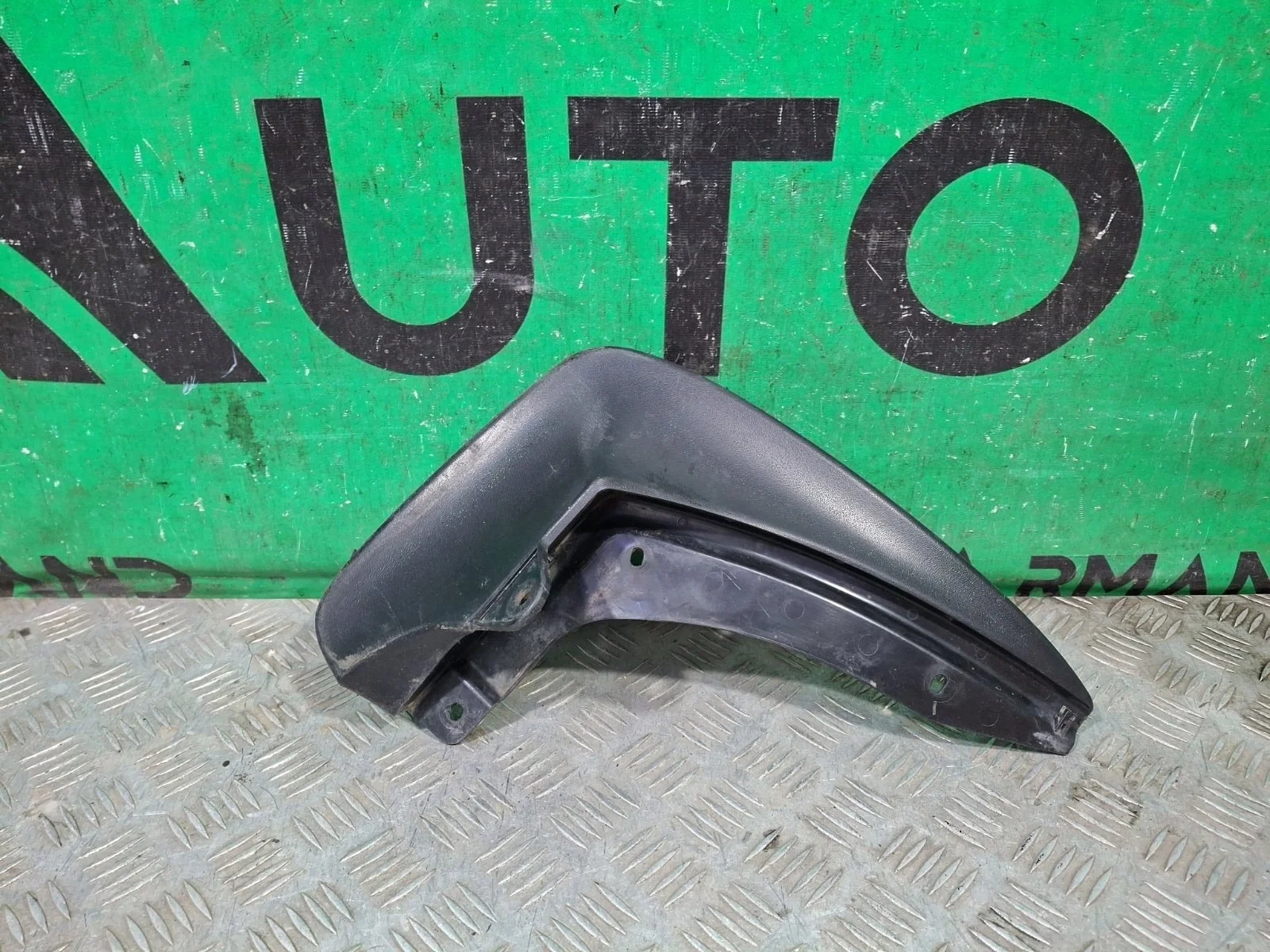 Брызговик Skoda Octavia 2017-2020 3 A7 (5E)