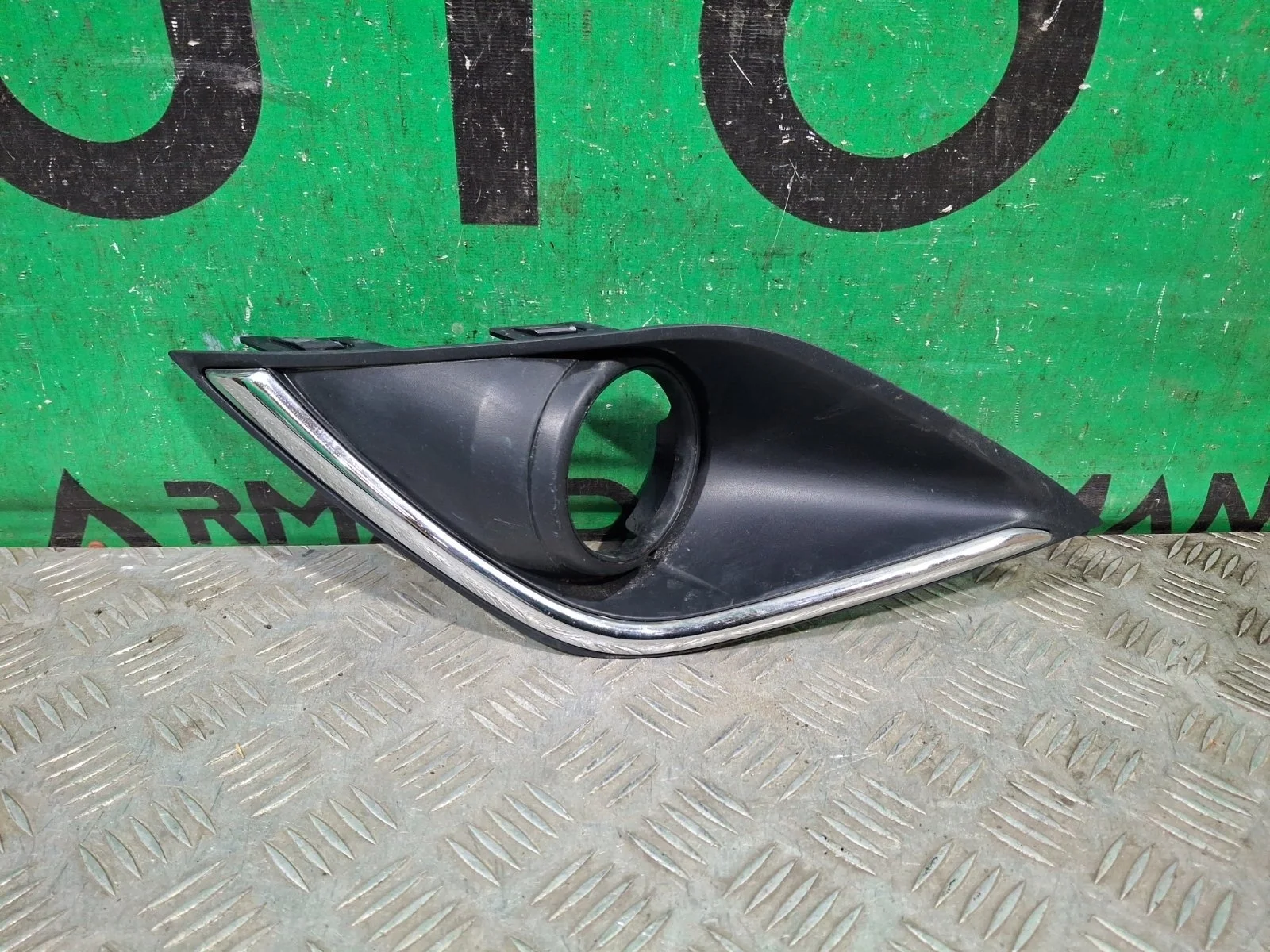 Окантовка птф Mitsubishi Outlander 2015-2018 3