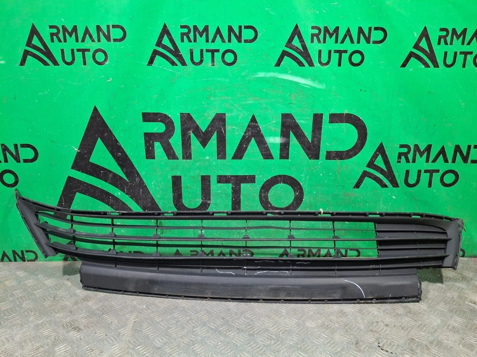 Решетка бампера Toyota RAV4 2015-2019 CA40