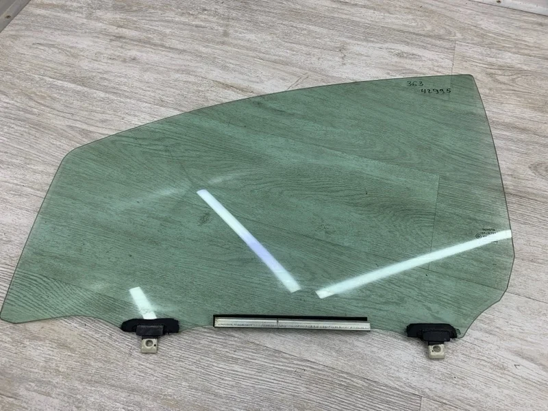 Стекло двери TOYOTA AURIS 2009 6810202230 ХЭТЧБЕК 1NR-FE, переднее левое