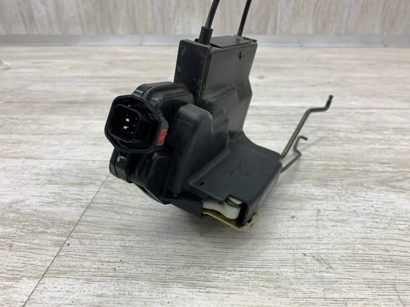 Замок двери HYUNDAI COUPE 2002 813152C000 КУПЕ G4ED, передний левый